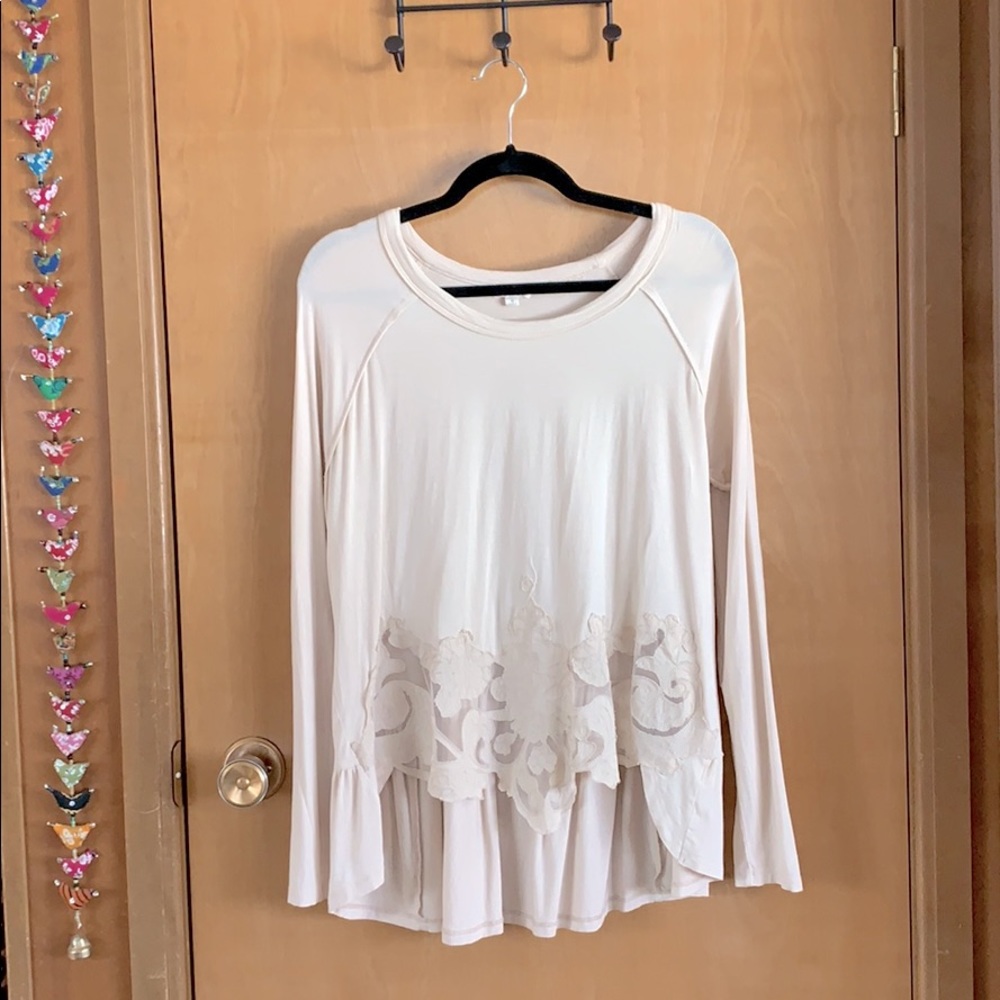 Flowy high/low shirt, cream colored, size M